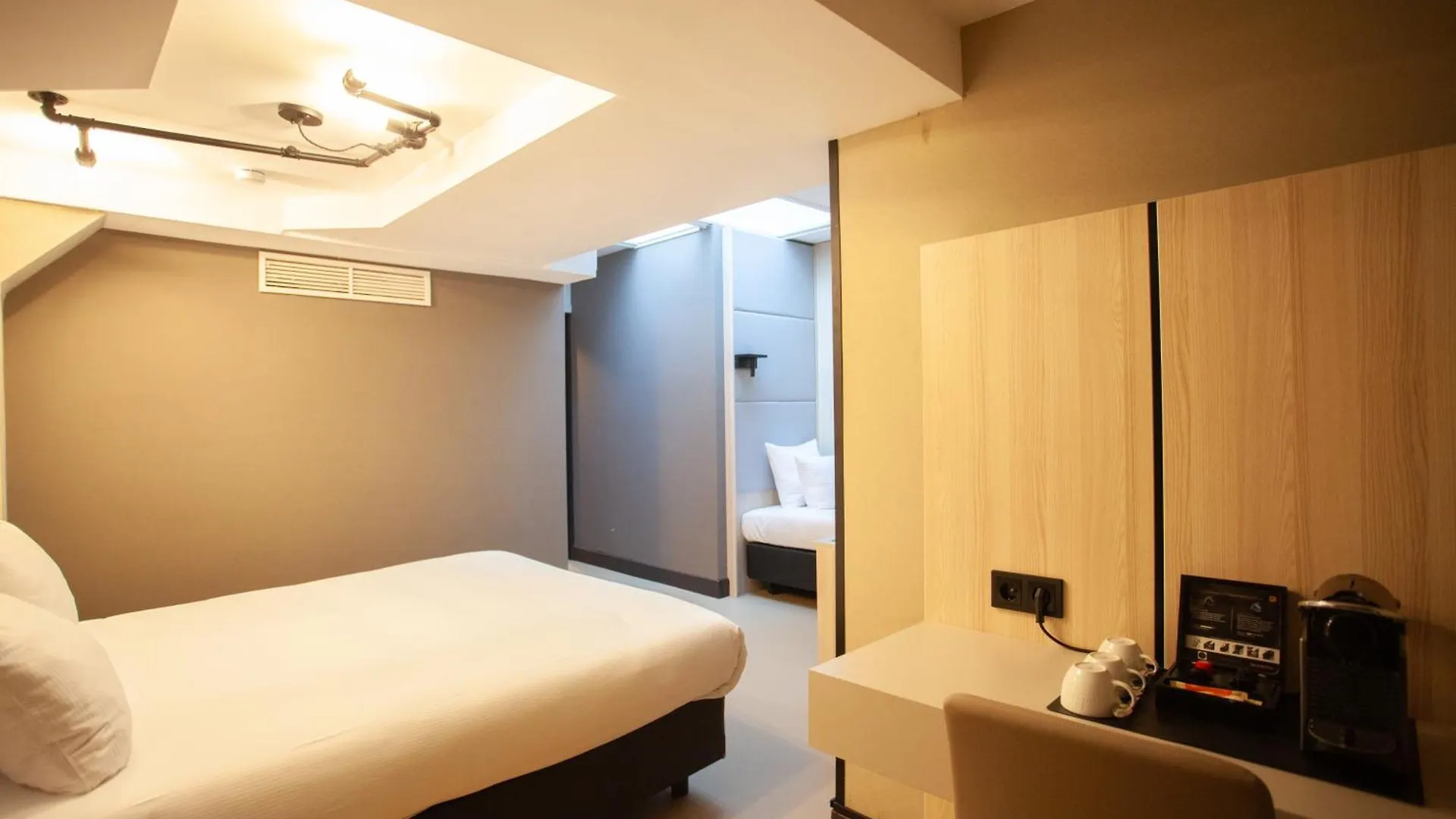 The Alfred Hotel Amsterdam 3*,  Netherlands