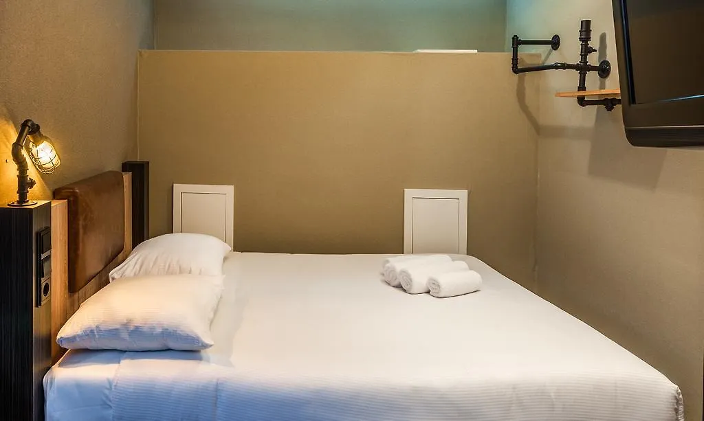The Alfred Hotel Amsterdam 3*,